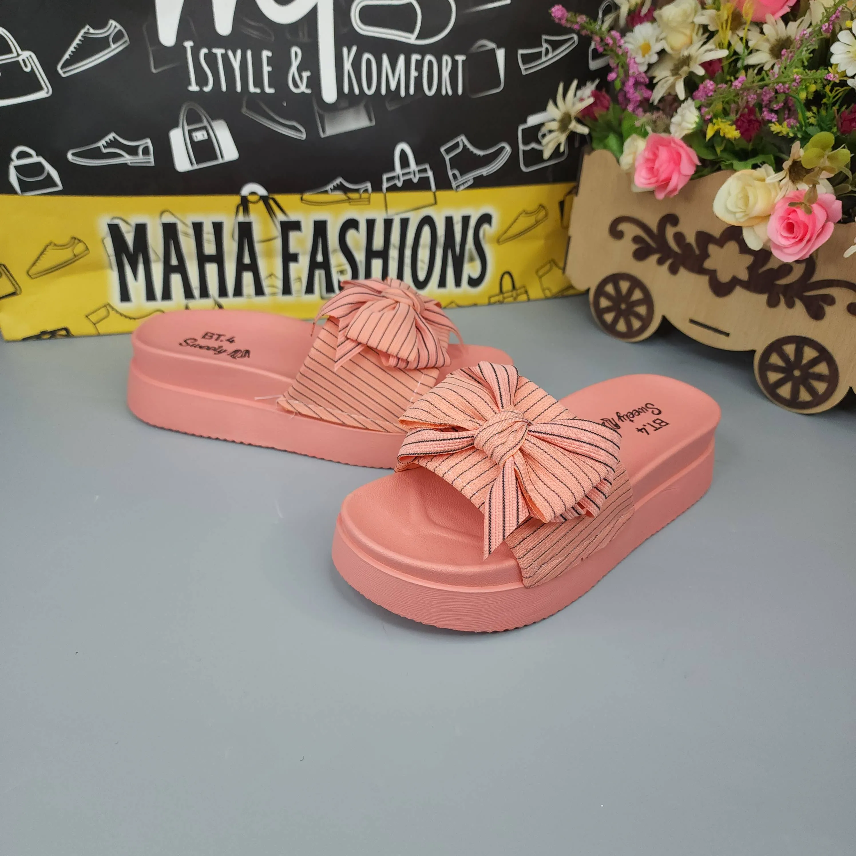 Peach Bow Slides