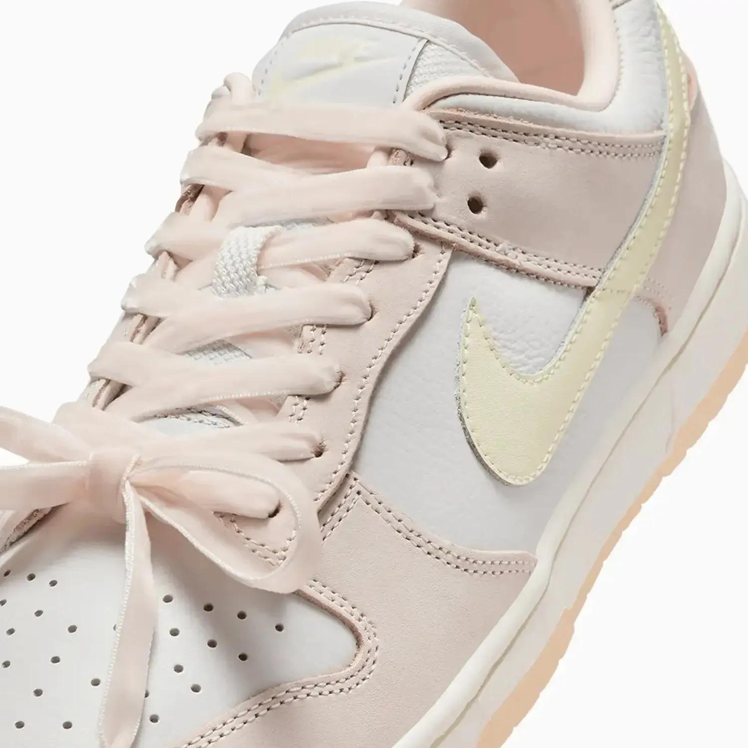 Women's Dunk Low Premium "Light Soft Pink"